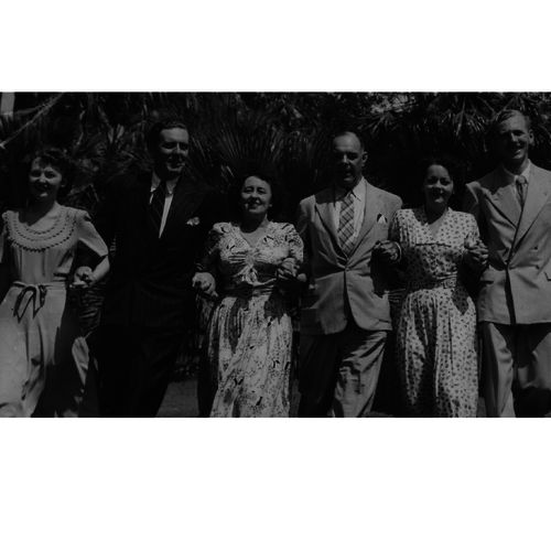 Brisbane Repertory personalities Blair Heffernan, Keith Howard, Babette Stephens, Alex Foster, Gwen Wheeler & Tony Slocock, 1952.